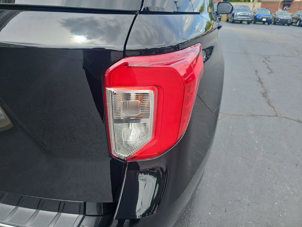 Used 2024 Ford Explorer Limited w/ Limited Technology Package RWD image 6
