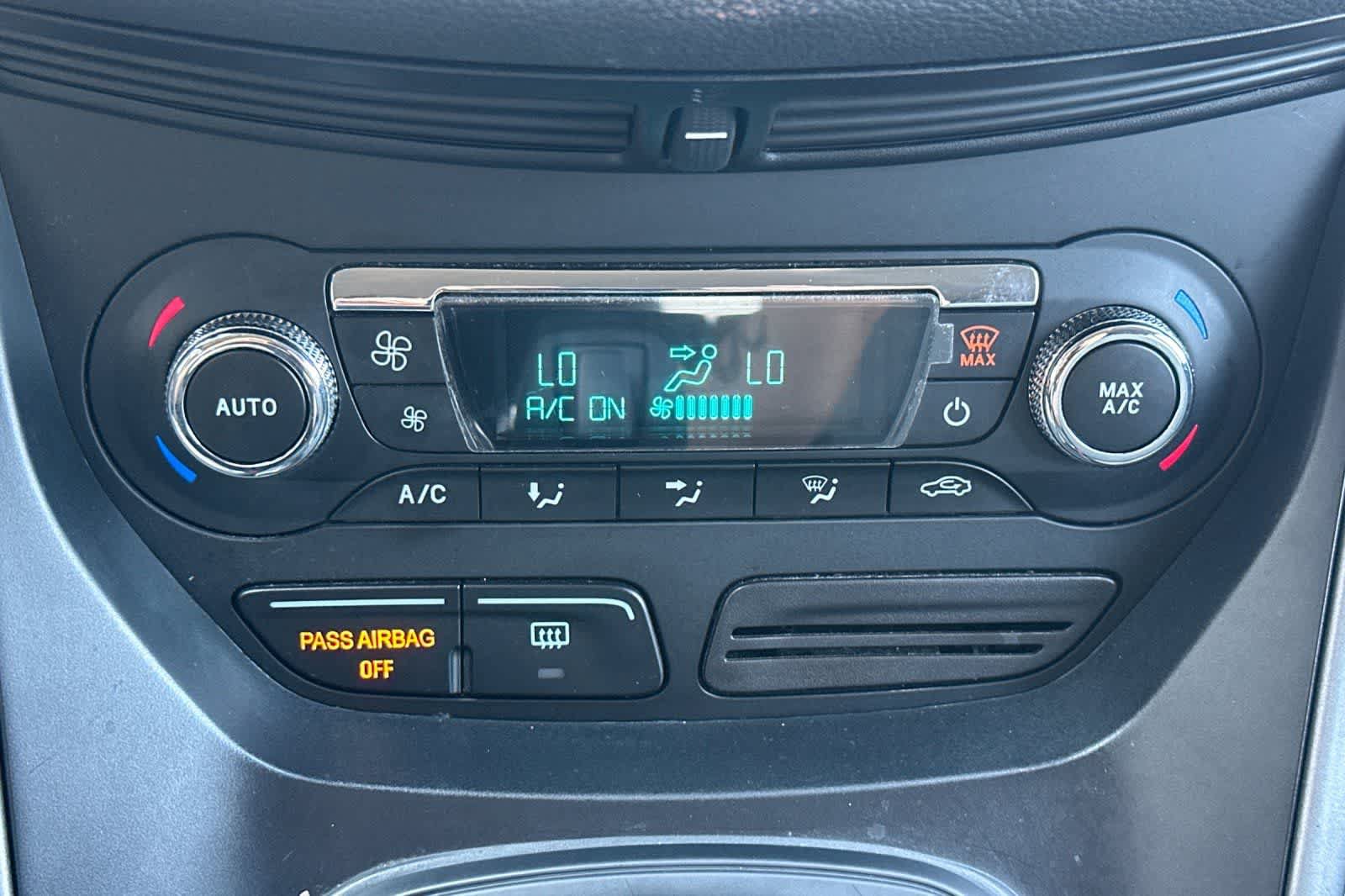 Used 2016 Ford Escape SE w/ Equipment Group 201A FWD image 22