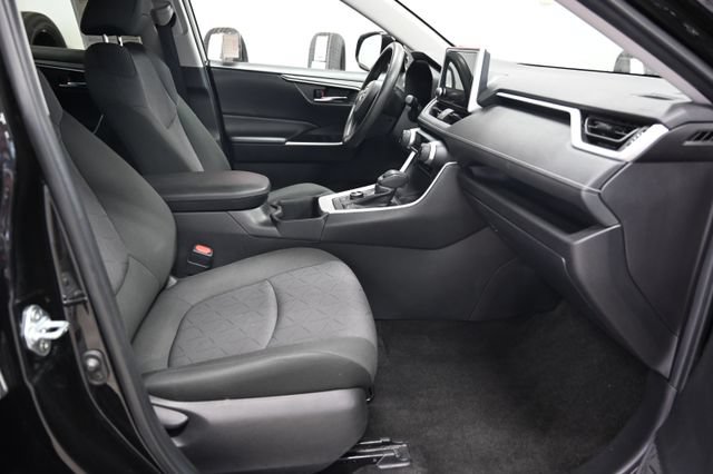 Used 2024 Toyota RAV4 XLE AWD/4WD image 11