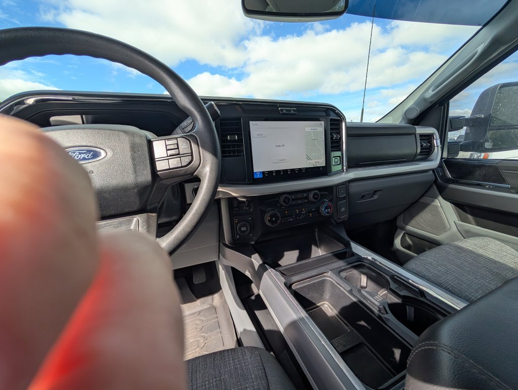Used 2025 Ford F250 XLT w/ Black Appearance Package AWD/4WD image 17