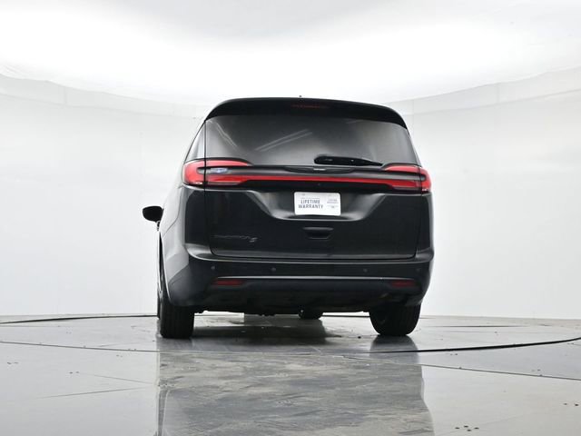 Used 2021 Chrysler Pacifica Touring w/ S Appearance Package FWD image 39