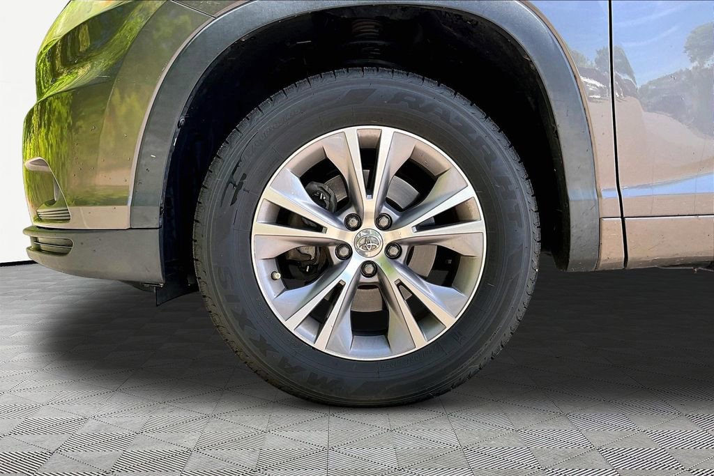 Used 2014 Toyota Highlander XLE image 23