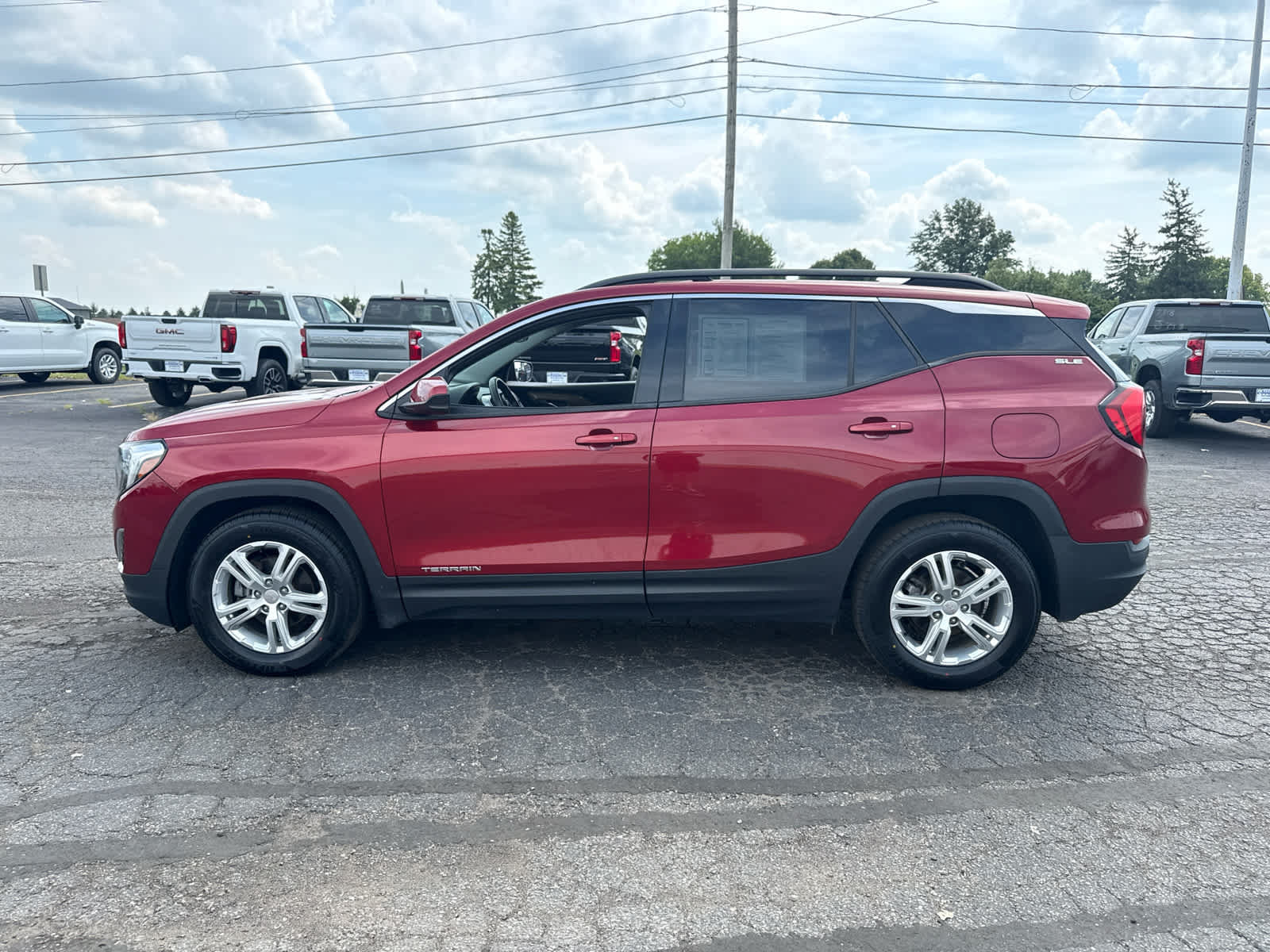 Used 2018 GMC Terrain SLE w/ Driver Convenience Package FWD image 2