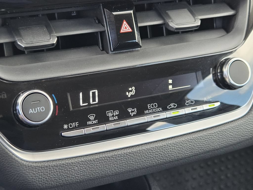 Used 2023 Toyota Corolla LE w/ LE Convenience Package FWD image 20