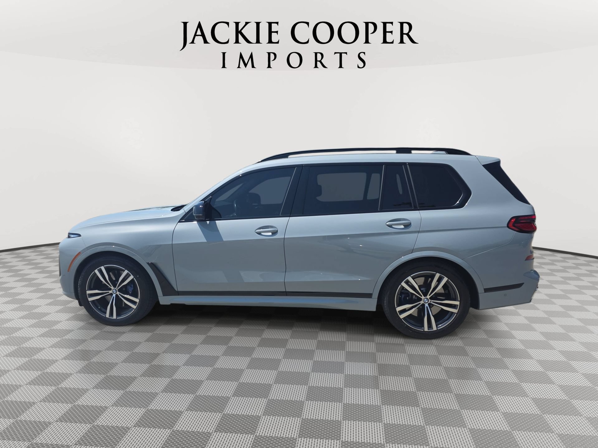 Used 2024 BMW X7 M60i AWD/4WD image 8