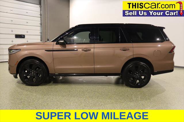 Used 2025 Lincoln Navigator Black Label AWD/4WD image 4
