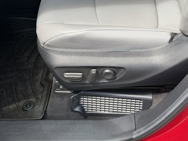 Used 2025 Toyota Sienna XLE w/ XLE Plus Package image 22