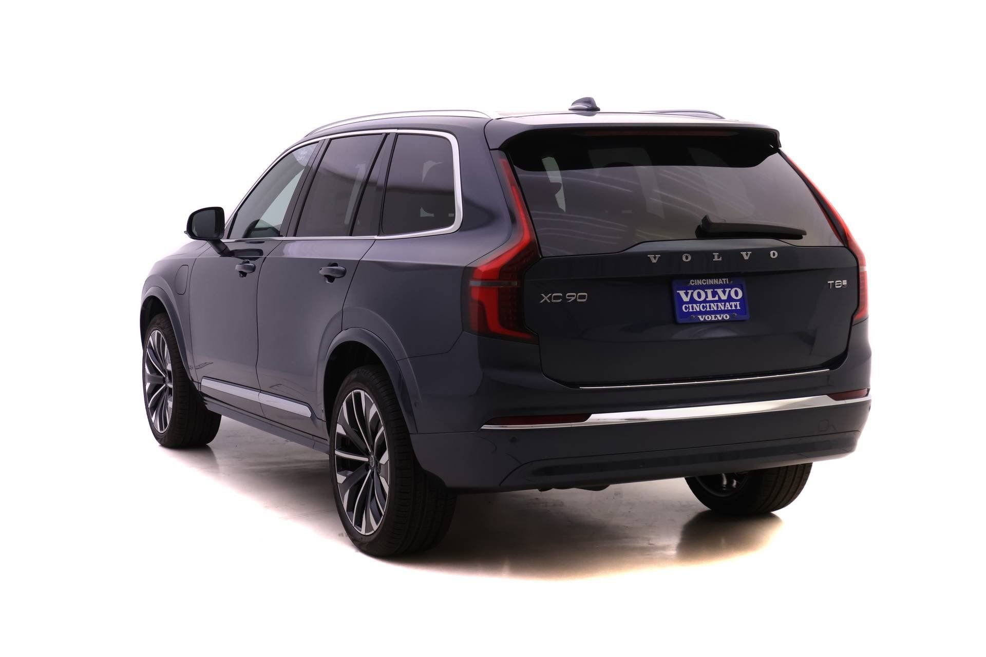 New 2026 Volvo XC90 T8 Plus w/ Protection Package Premier image 5