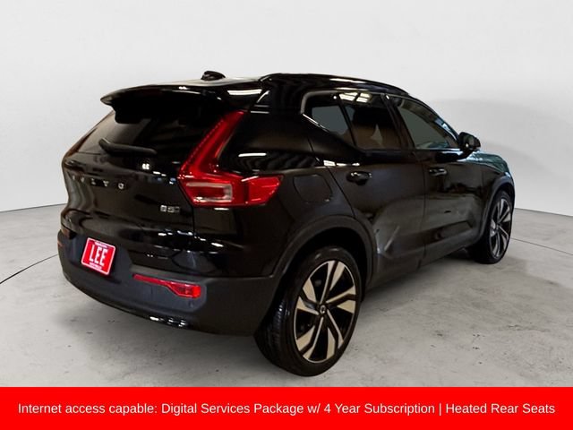 Used 2023 Volvo XC40 B5 Plus w/ Driver Assist Package AWD/4WD image 6