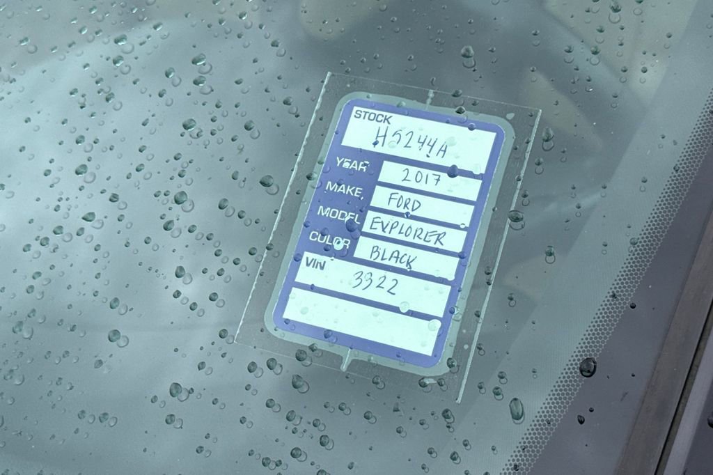 Used 2017 Ford Explorer FWD image 3