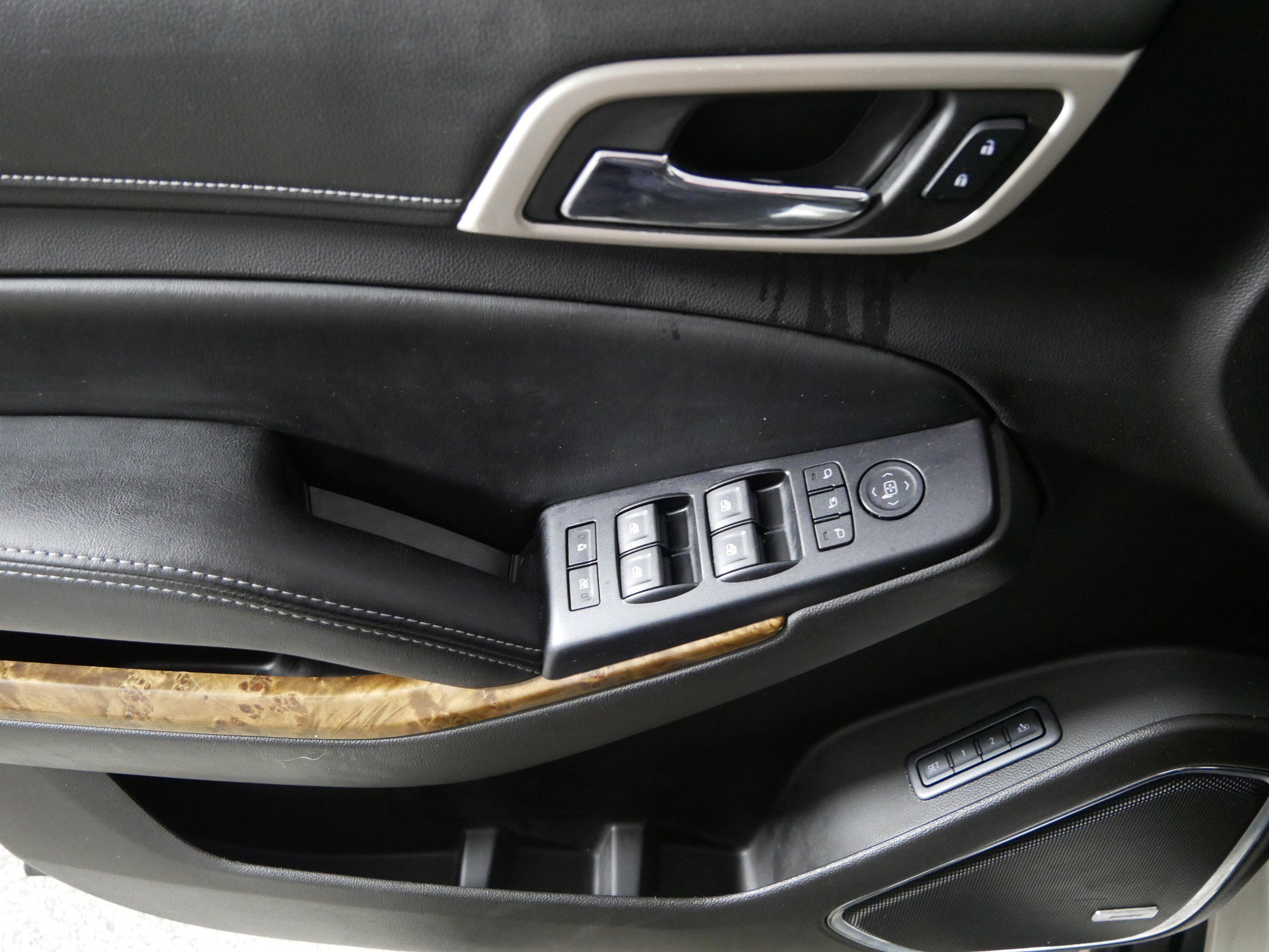 Used 2015 GMC Yukon Denali w/ Open Road Package image 19