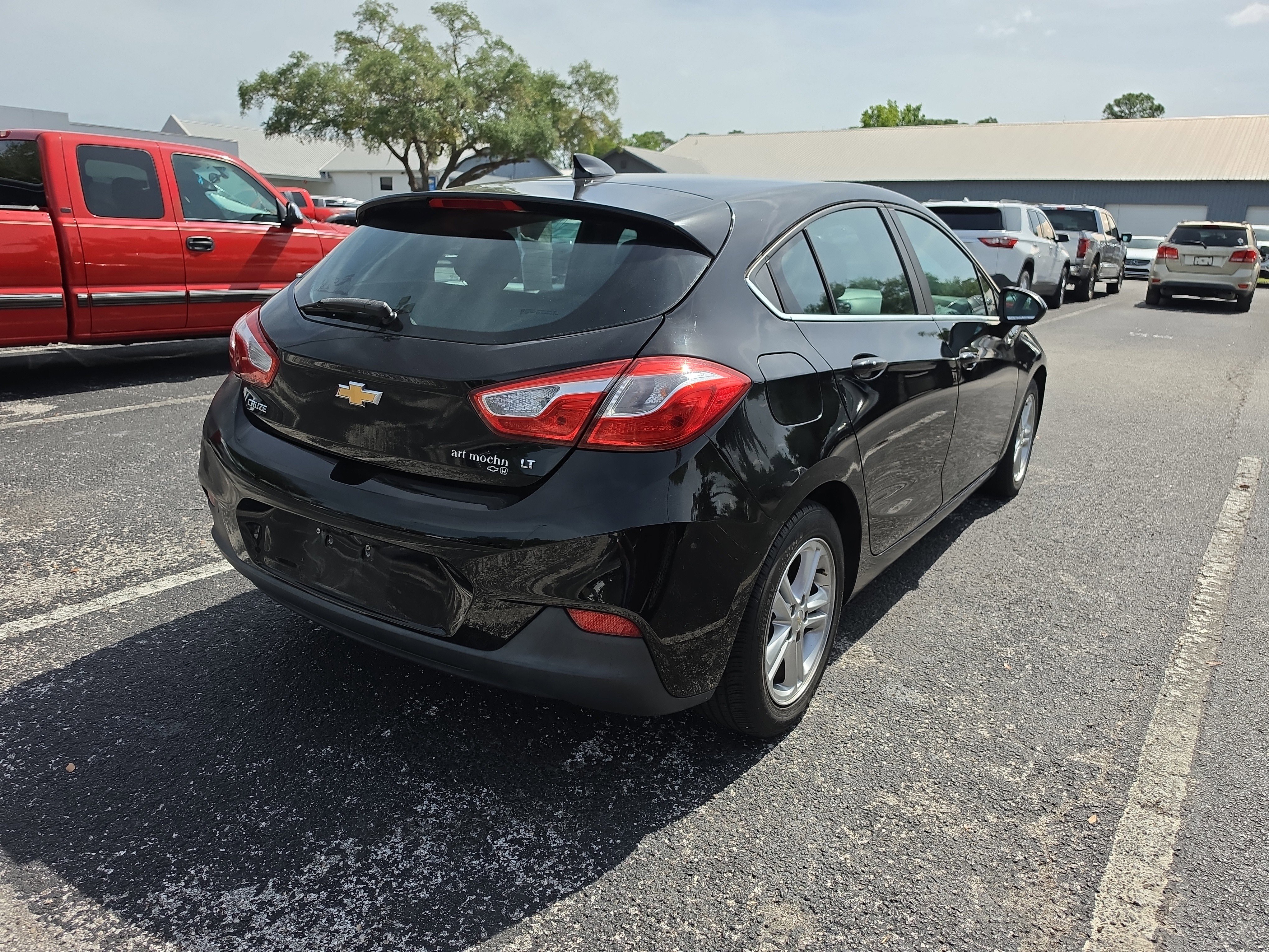 Used 2017 Chevrolet Cruze LT w/ Convenience Package FWD image 3