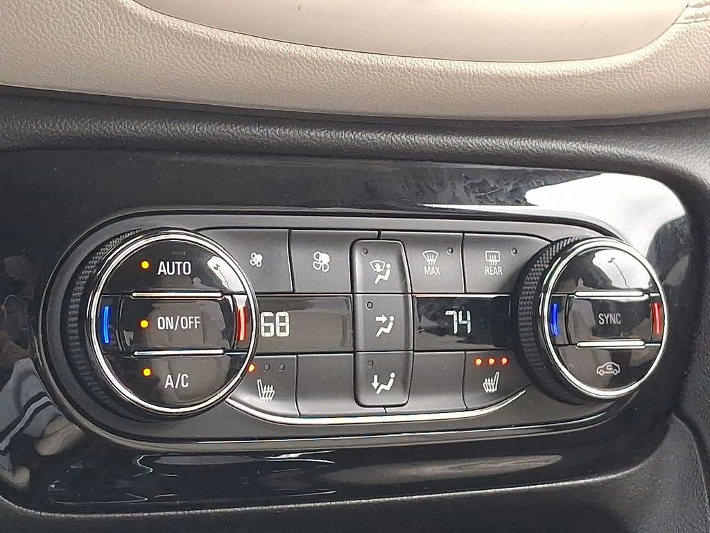 Used 2021 Buick Encore GX Essence w/ Sport Touring Package FWD image 15