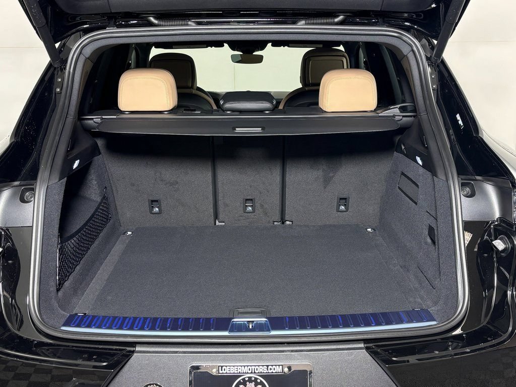 Certified 2026 Porsche Cayenne AWD/4WD image 14