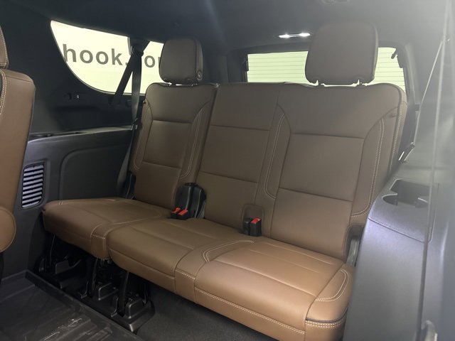 New 2026 Chevrolet Suburban High Country image 32