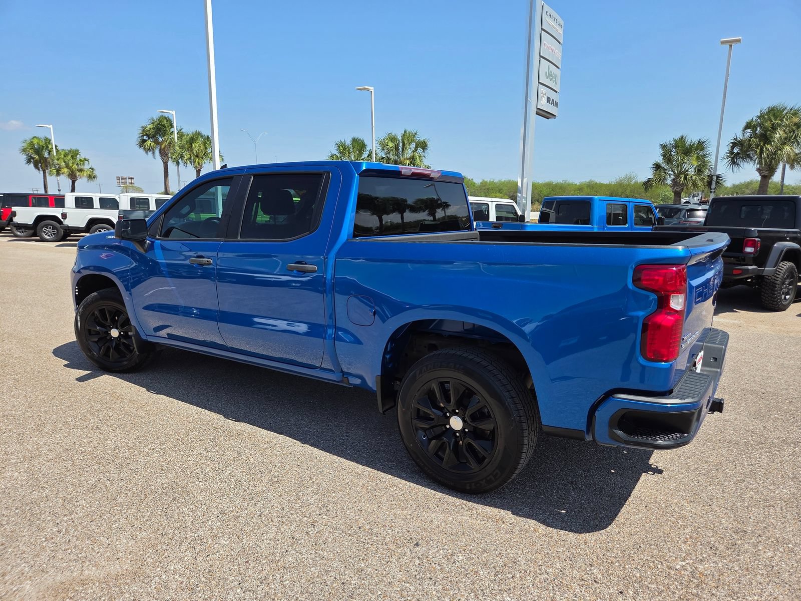 Used 2023 Chevrolet Silverado 1500 Custom RWD image 5