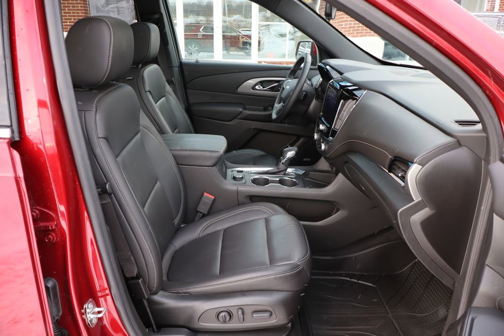 Used 2023 Chevrolet Traverse LT w/ LT Premium Package image 53