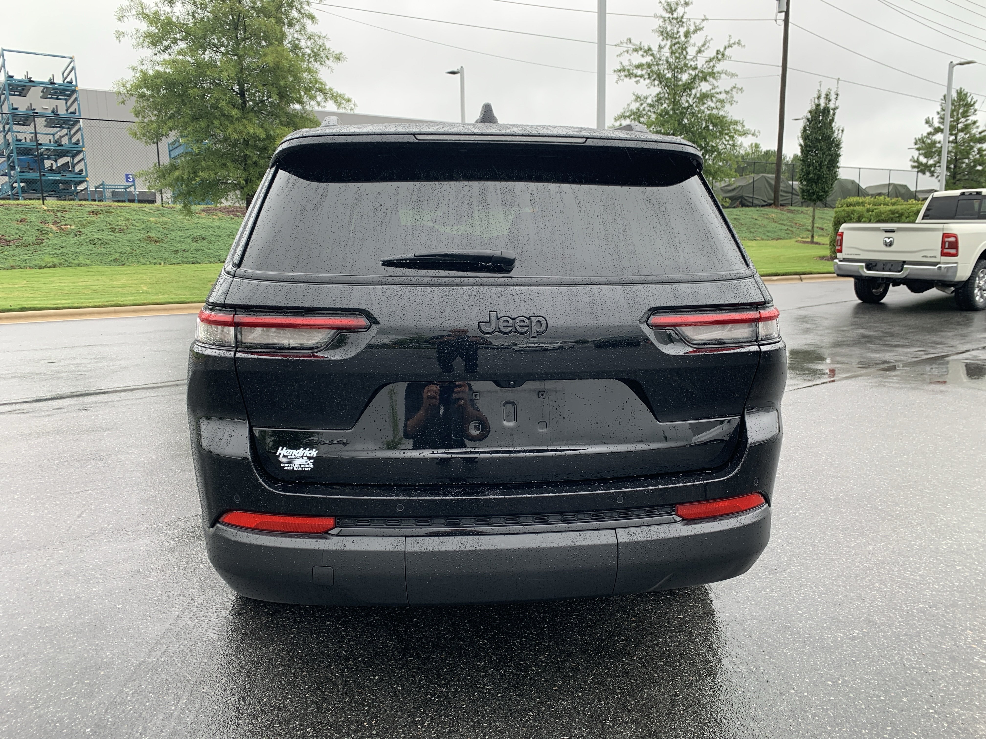 Used 2023 Jeep Grand Cherokee L Laredo AWD/4WD image 9