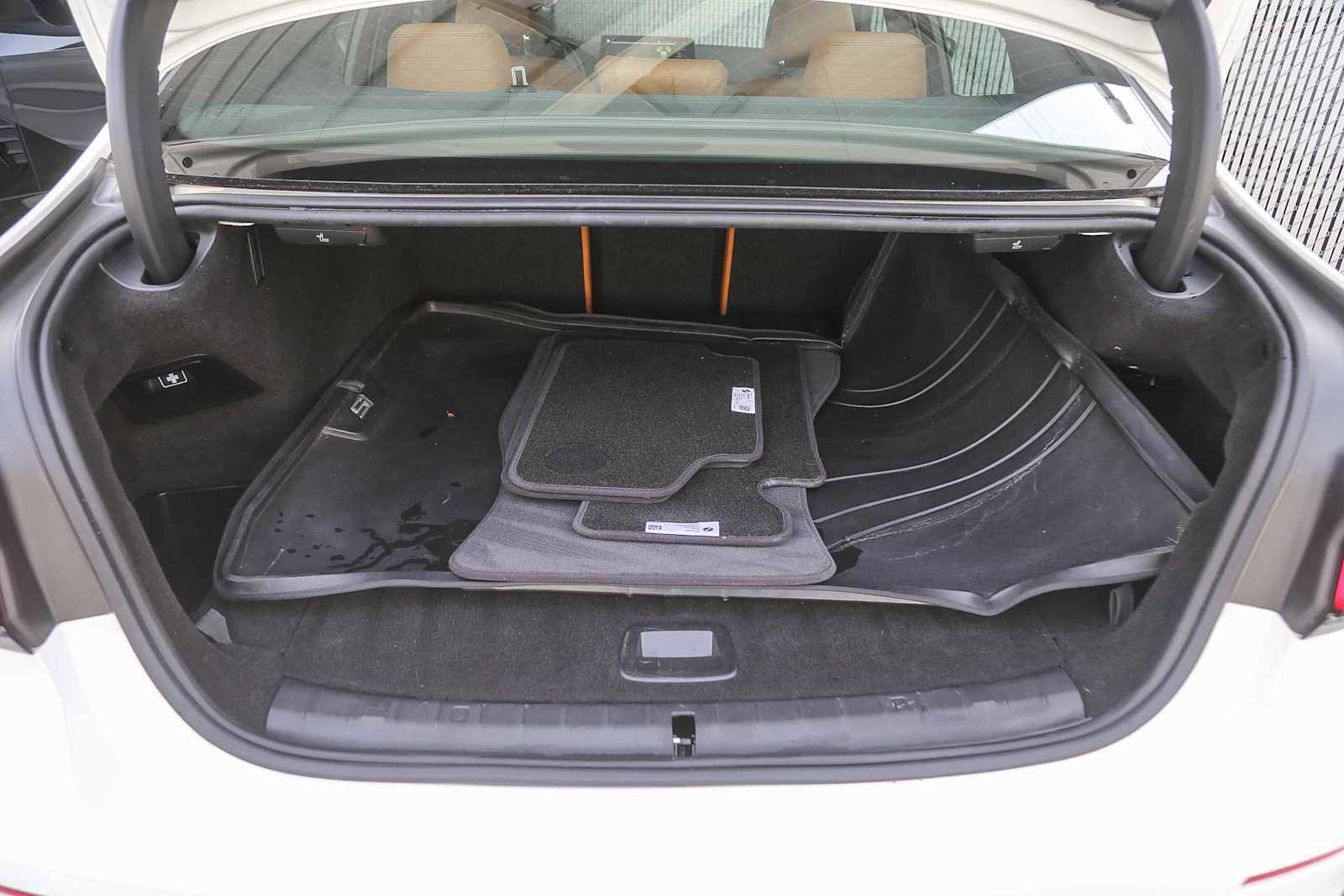 Certified 2023 BMW 530e w/ Convenience Package image 23