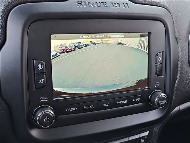Used 2017 Jeep Renegade Trailhawk AWD/4WD image 14