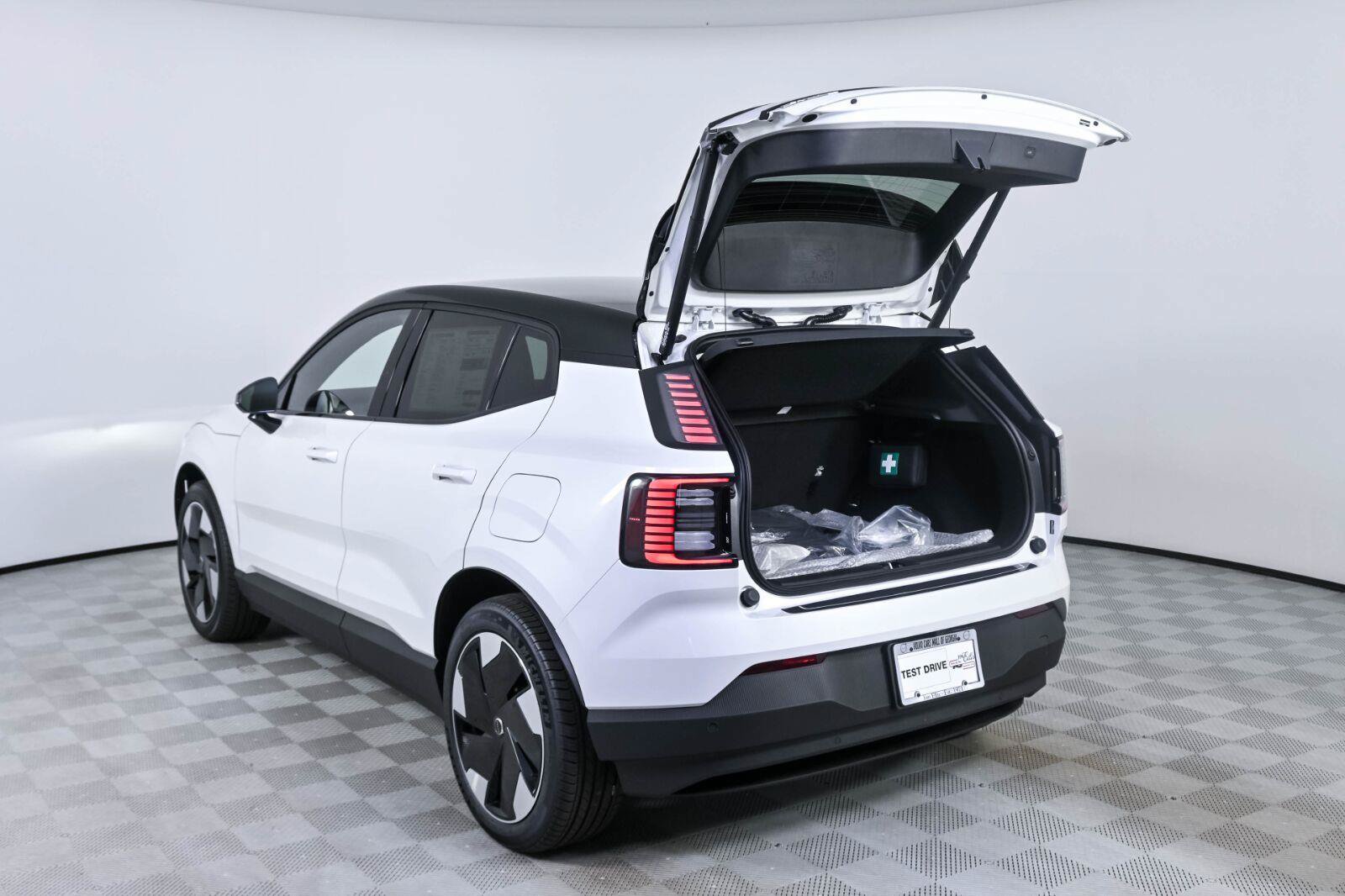 New 2026 Volvo EX30 Plus w/ Protection Package Premier AWD/4WD image 30