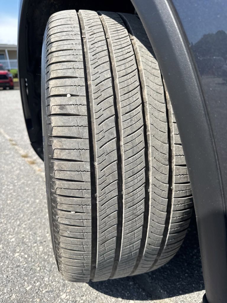 Used 2026 Tesla Model Y Long Range RWD image 35