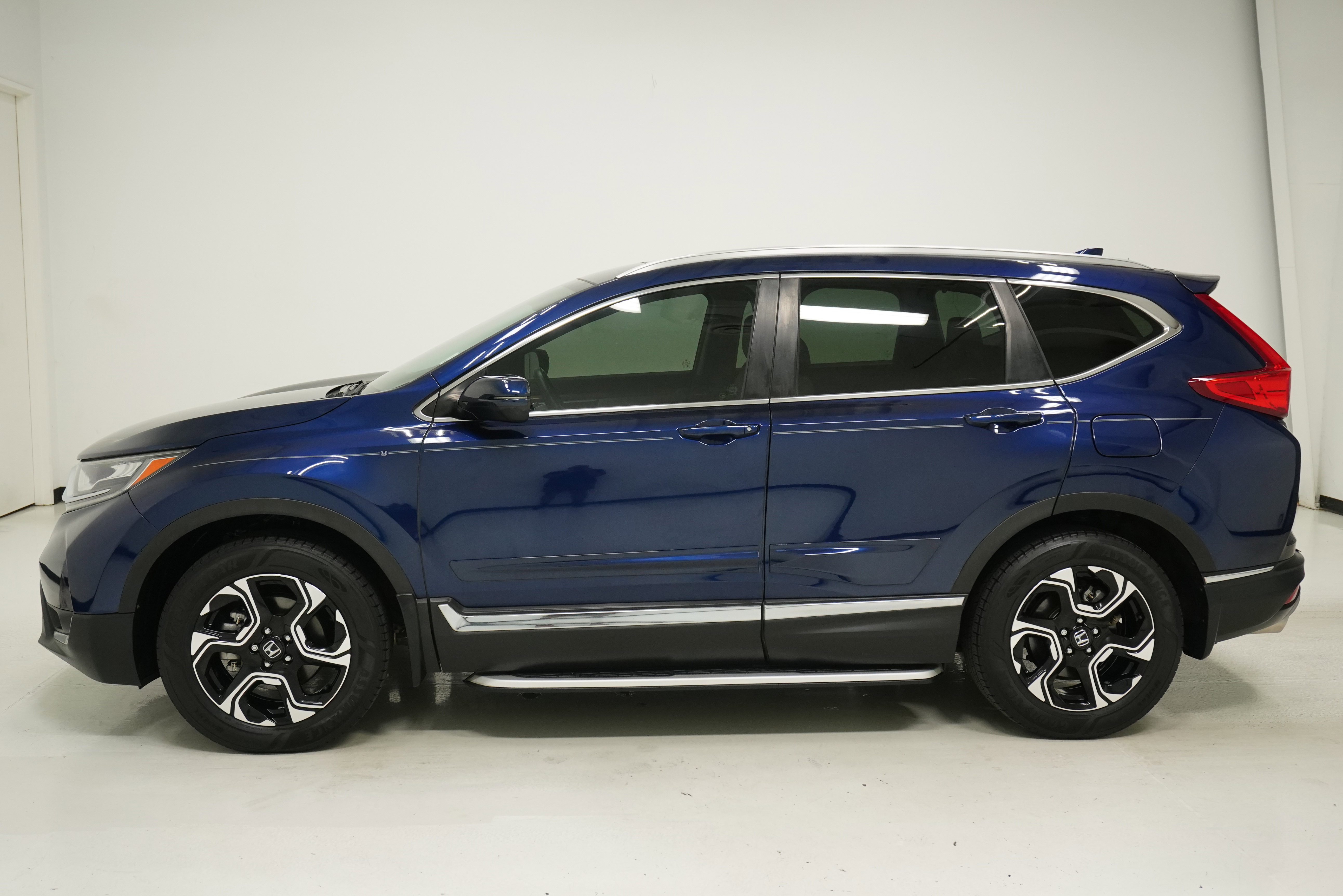 Used 2019 Honda CR-V Touring image 7