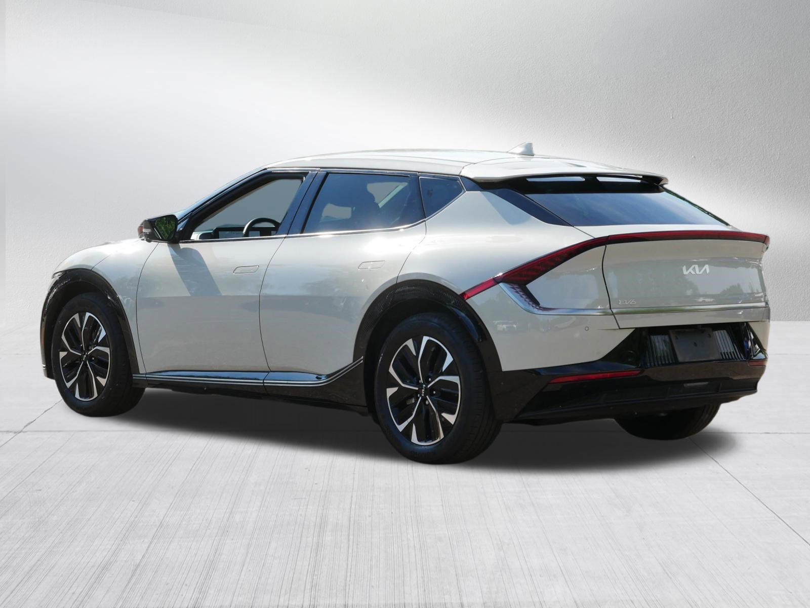 Used 2024 Kia EV6 Wind w/ Wind Technology Package AWD/4WD image 5