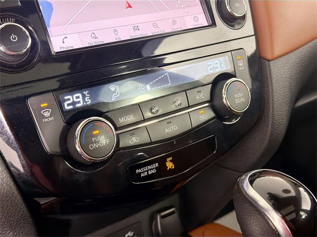 Used 2020 Nissan Rogue SV image 16