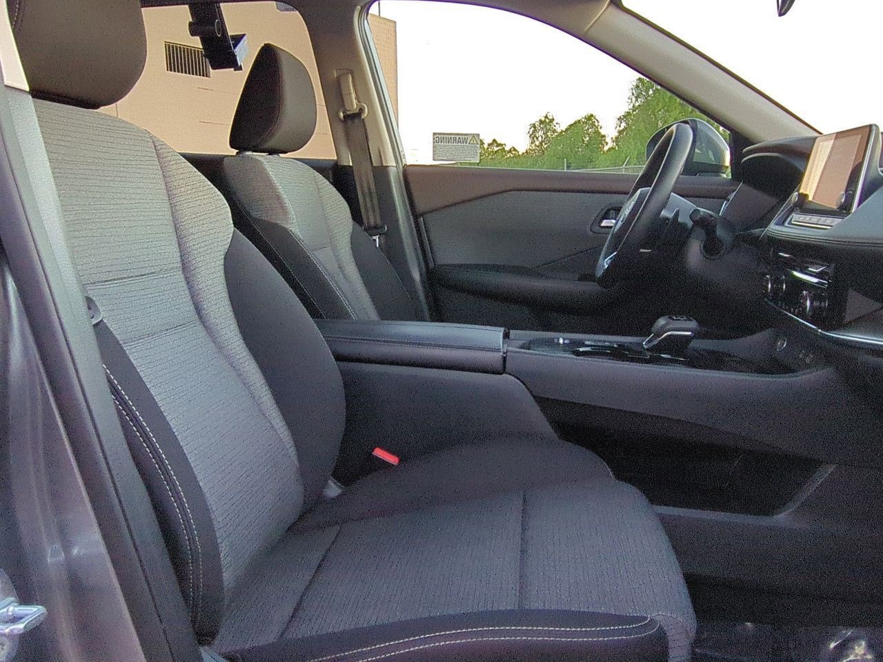 Certified 2022 Nissan Rogue SV image 26