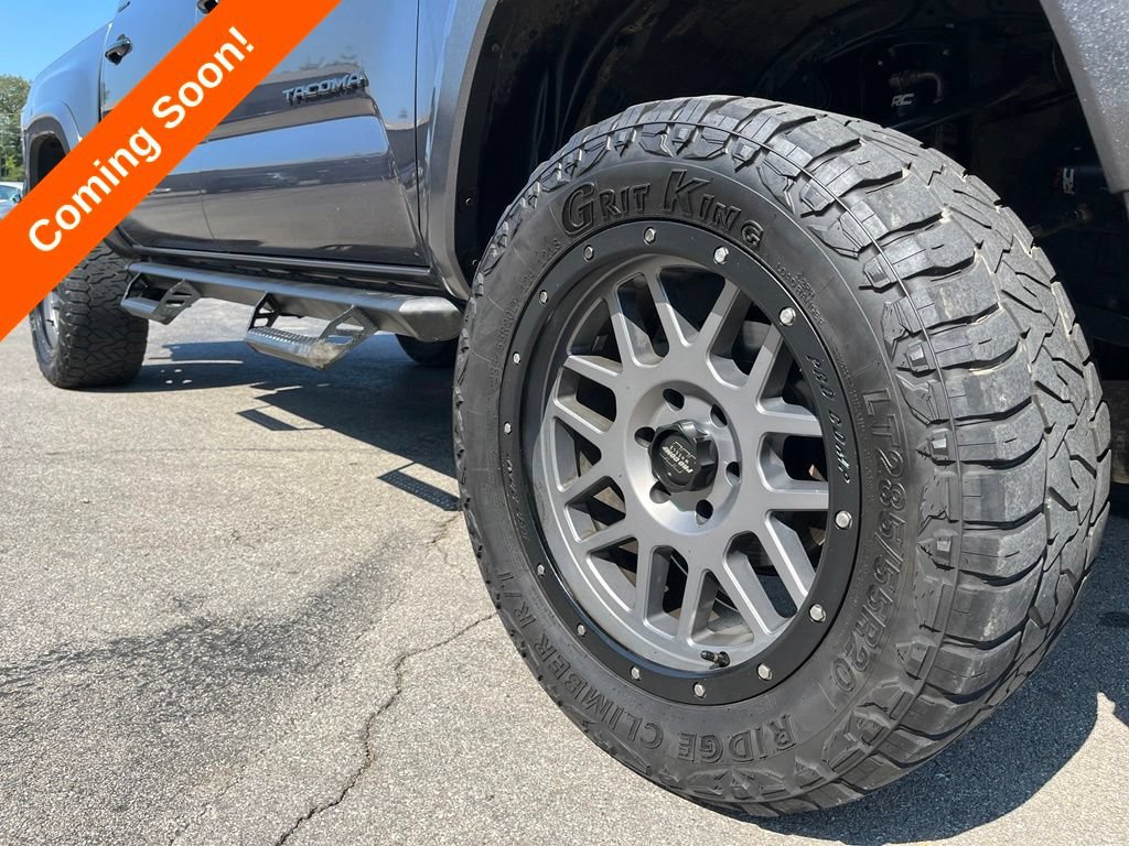 Used 2023 Toyota Tacoma Limited w/ Nightshade Package AWD/4WD image 17