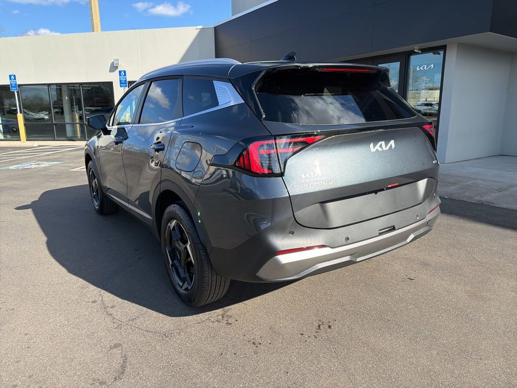 New 2026 Kia Sportage EX image 8