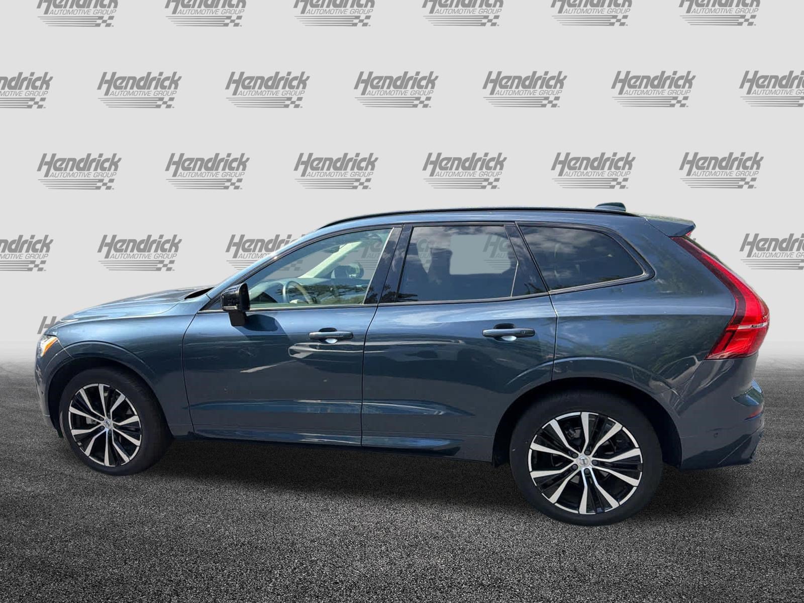 Used 2024 Volvo XC60 B5 Plus w/ Protection Package Premier AWD/4WD image 9