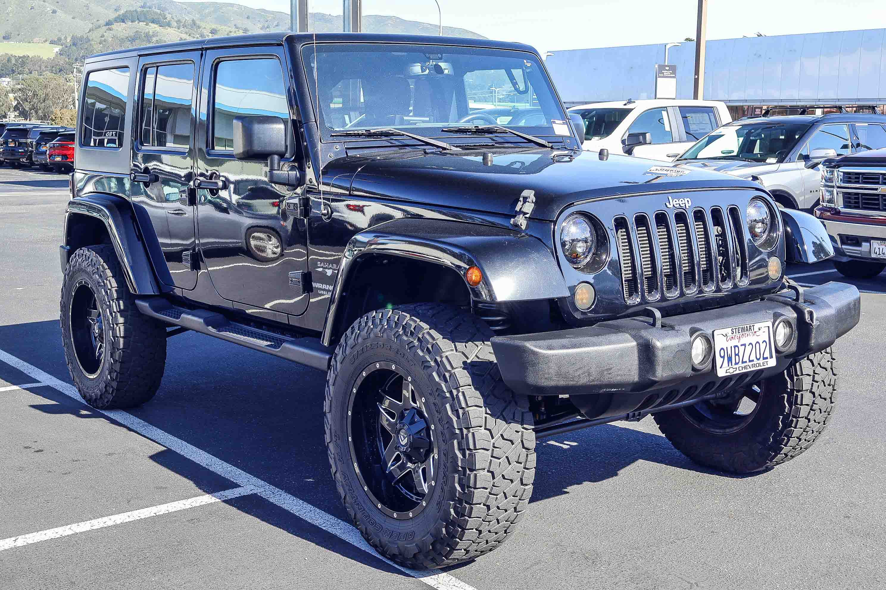 Used 2016 Jeep Wrangler Unlimited Sahara w/ Connectivity Group image 16