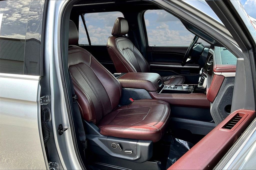 Used 2022 Ford Expedition Limited AWD/4WD image 32