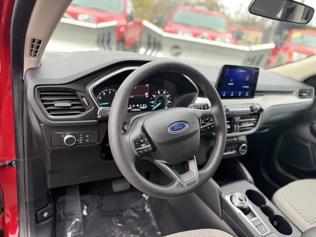 Used 2020 Ford Escape SE image 15