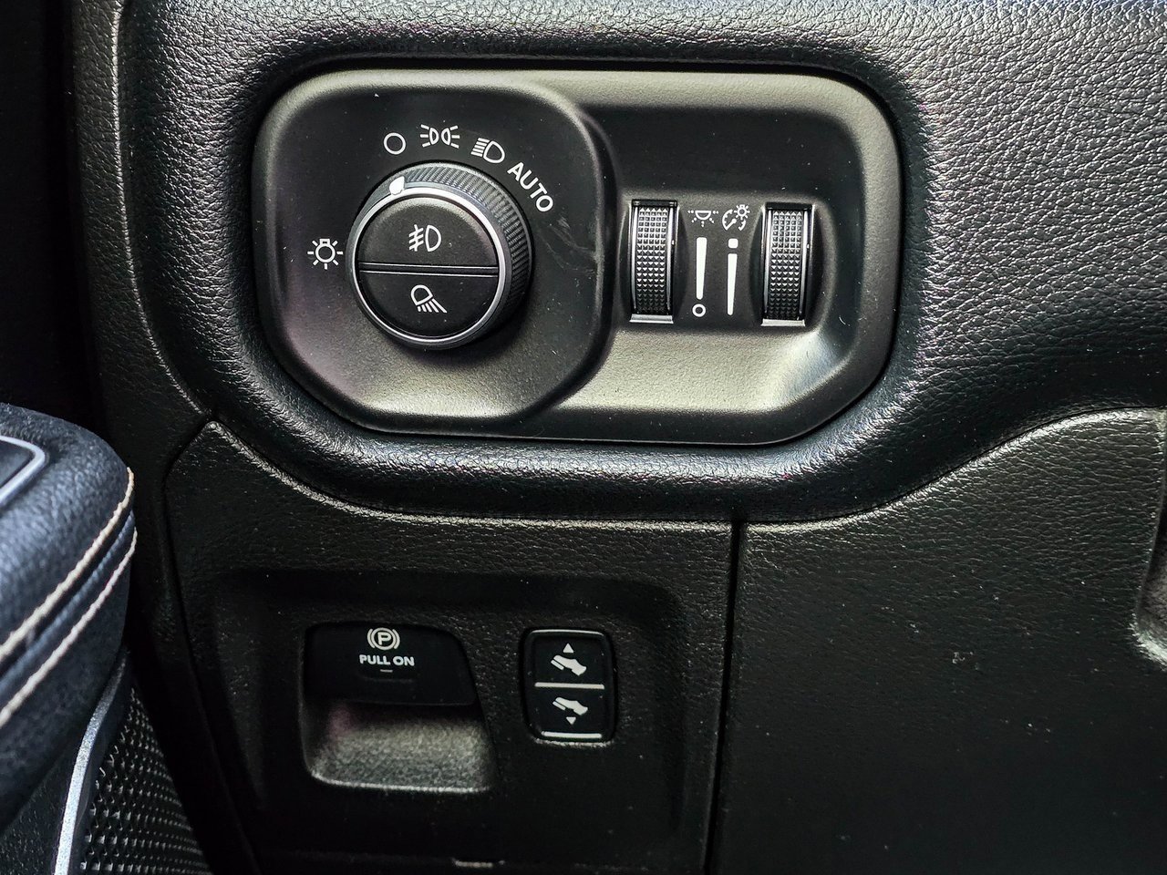 Used 2020 RAM 1500 Laramie image 26