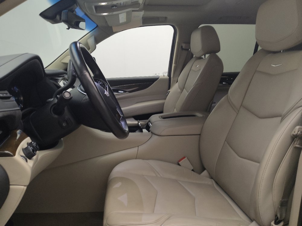 Used 2018 Cadillac Escalade Luxury AWD/4WD image 17