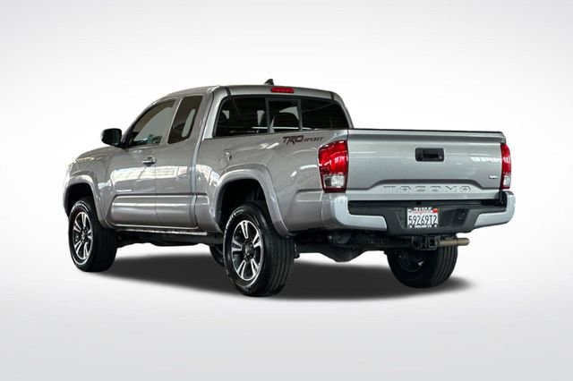 Used 2017 Toyota Tacoma TRD Sport image 6