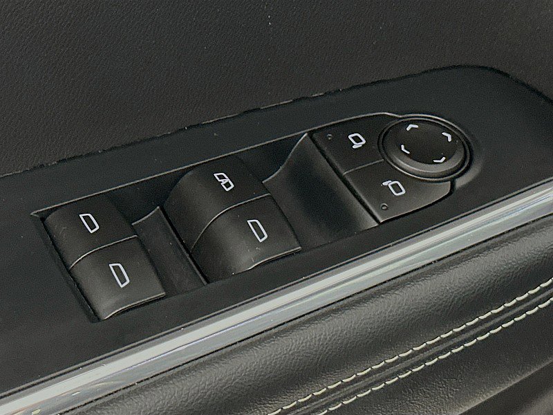 Used 2025 GMC Acadia Elevation image 17