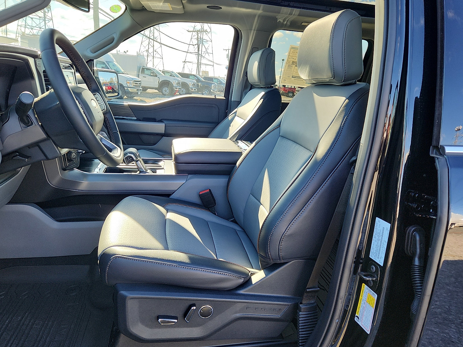 New 2025 Ford F150 Lariat w/ Equipment Group 502A High image 9