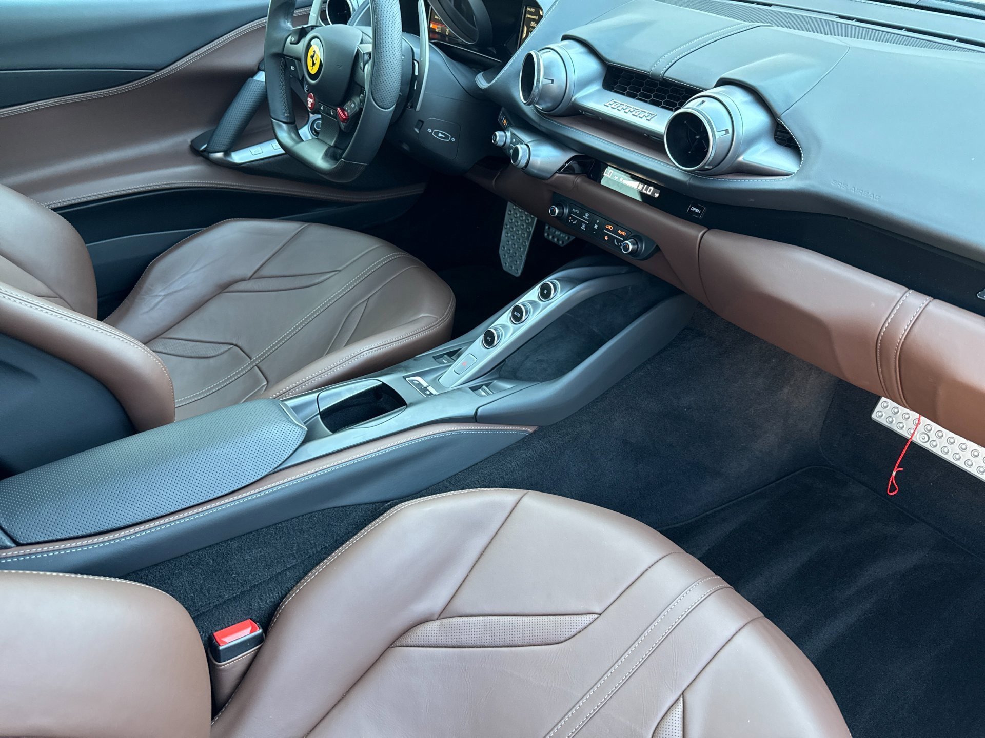 Used 2022 Ferrari 812 GTS image 14