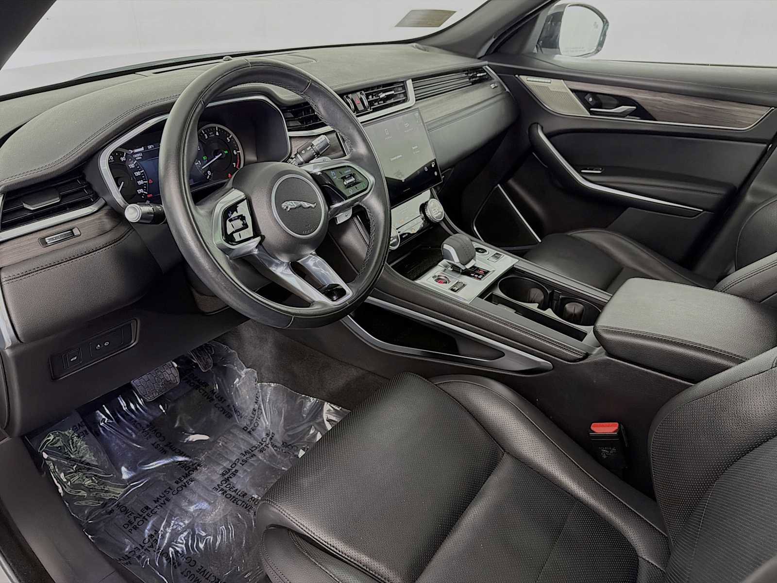 Used 2022 Jaguar F-PACE S image 9