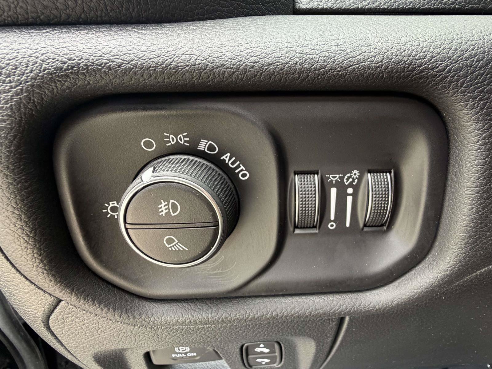 Used 2025 RAM 1500 Big Horn AWD/4WD image 24
