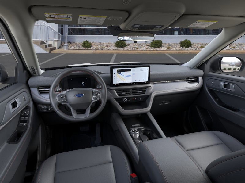 Used 2025 Ford Explorer Active w/ Active Comfort Package image 9