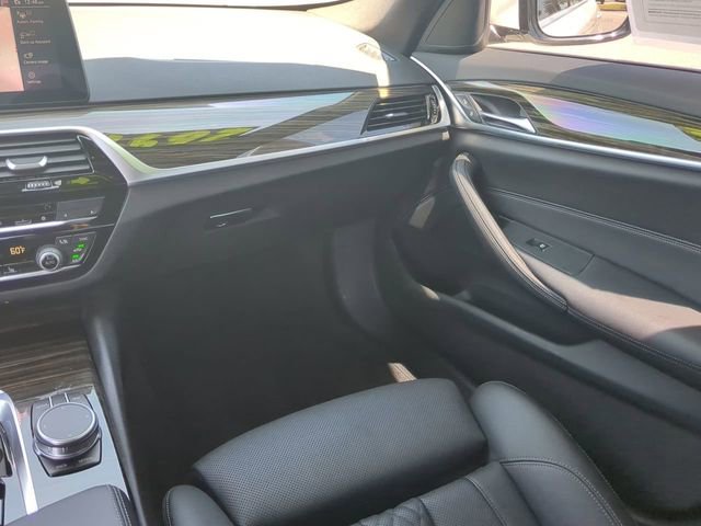 Used 2021 BMW 530i w/ Convenience Package image 16