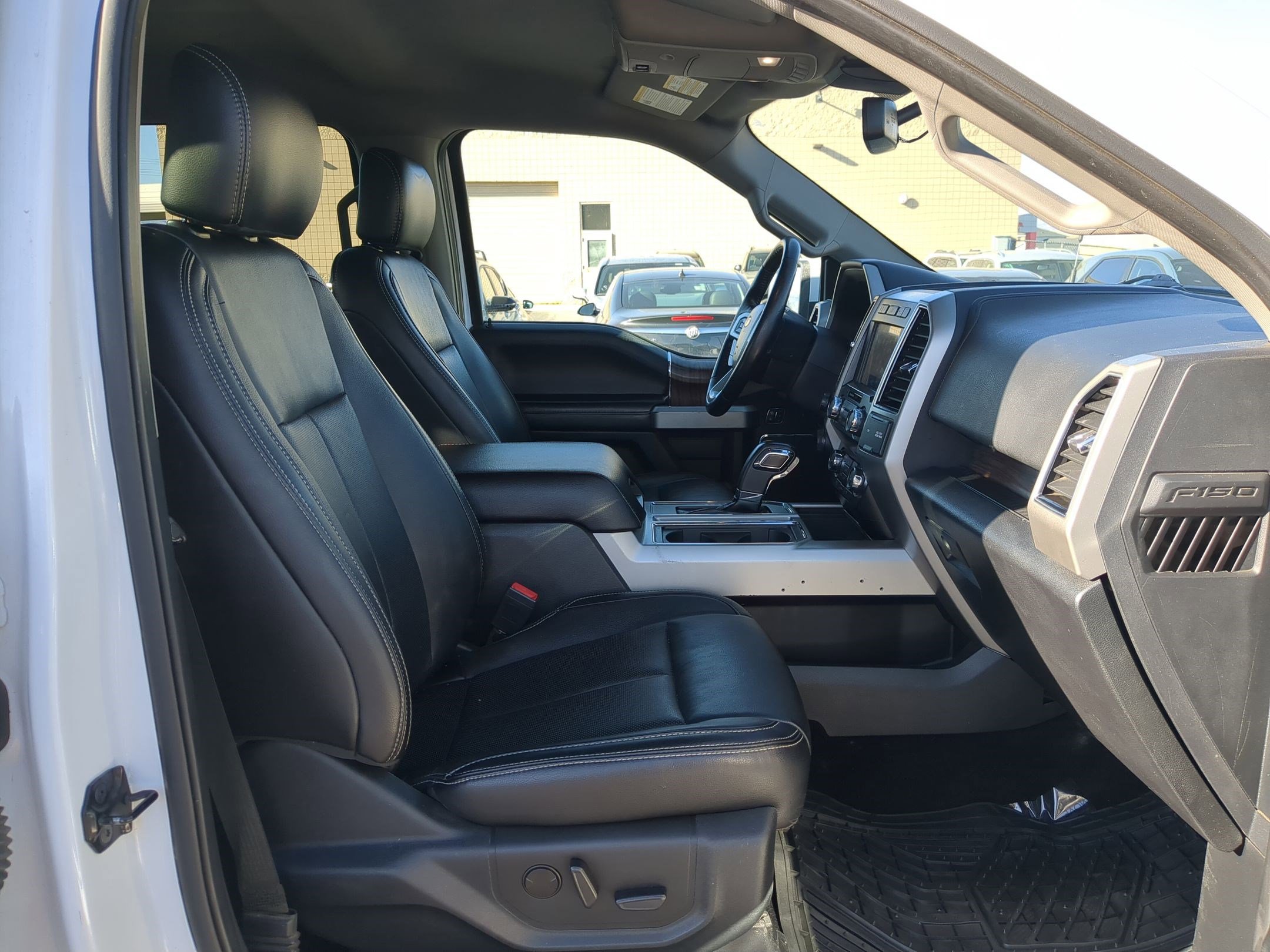 Used 2020 Ford F150 Lariat w/ FX4 Off-Road Package image 34