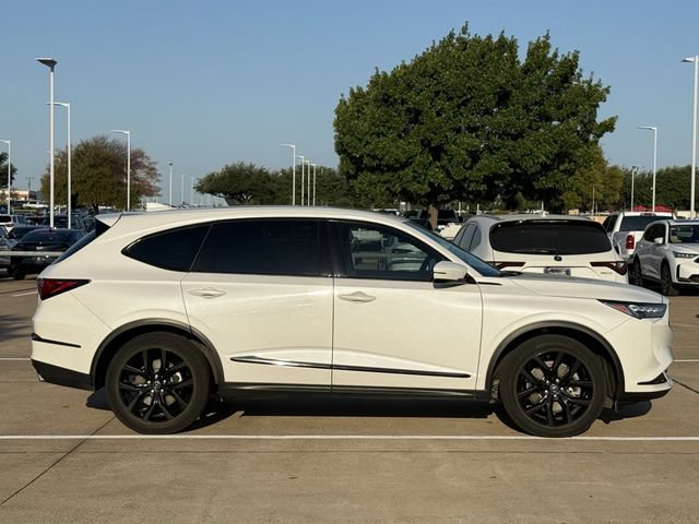 Used 2023 Acura MDX w/ Technology Package FWD image 3