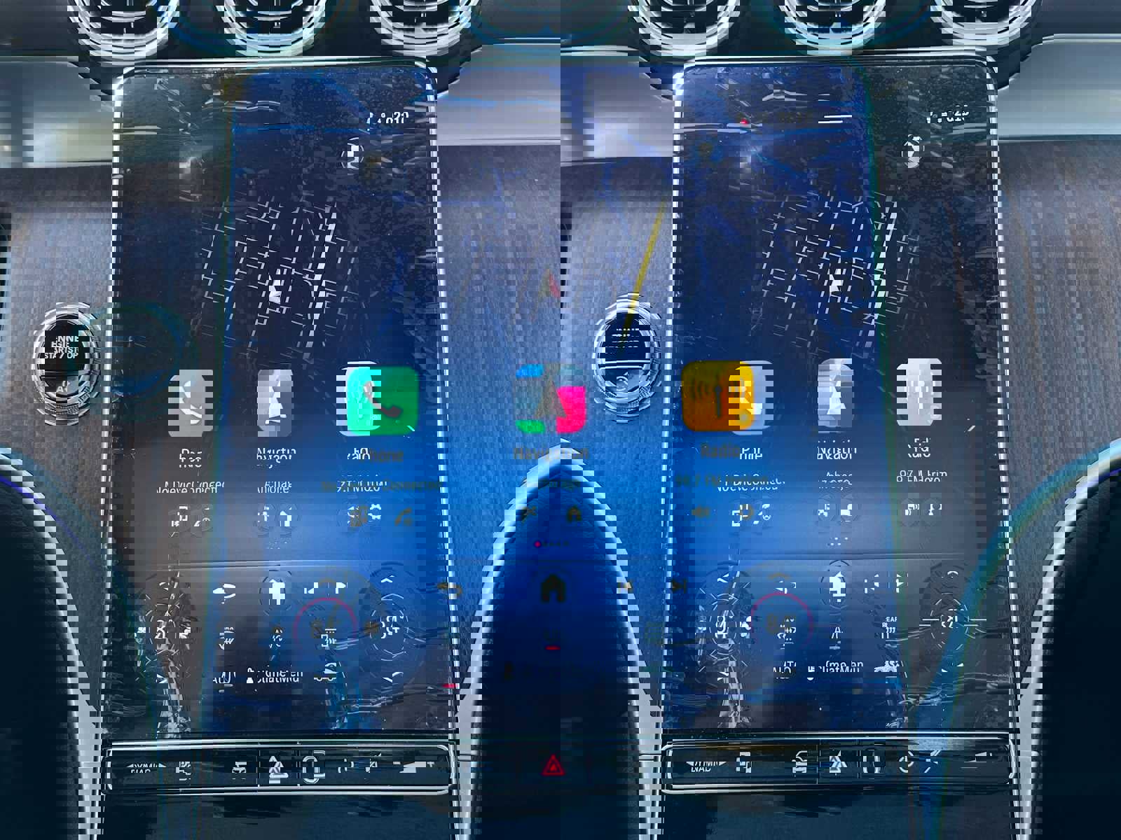 Used 2025 Mercedes-Benz GLC 300 4MATIC image 27