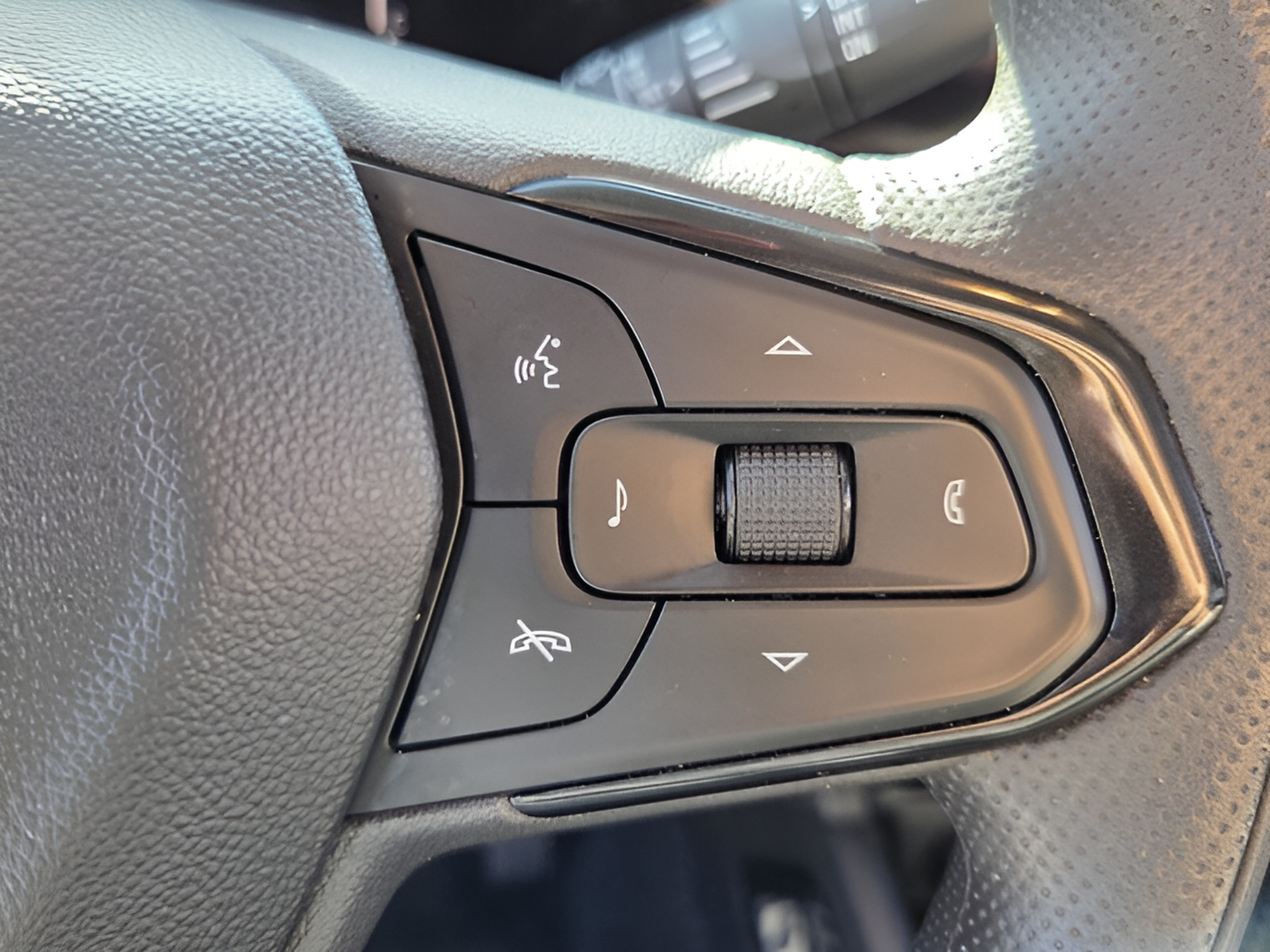 Used 2025 Chevrolet TrailBlazer LT FWD image 25